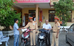 Phát hiện 2 xe ăn trộm khi làm thủ tục sang tên