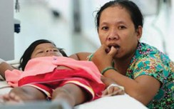 Tăng viện phí, người nghèo khóc ròng