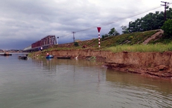 Gia cố kè sông Lam, "giải cứu" cầu đường sắt Yên Xuân