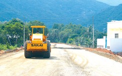 Nhà thầu yếu kéo lùi tiến độ đường ven biển Ninh Thuận