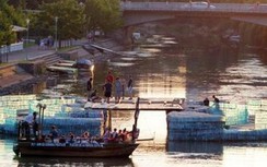 Khánh thành cầu dài 23m làm từ 157.000 chai nhựa