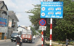 Đi xe vào khu đông dân cư phải chấp hành biển báo hiệu
