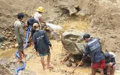 Công ty đóng cửa, công nhân thành "vàng tặc"