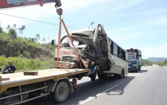 Hai xe khách tông nhau, 23 hành khách bị thương