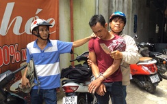 Hàng trăm người dân xem "hiệp sĩ" đấu võ với trộm có dao