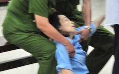 Vợ ngất xỉu khi chồng bị đề nghị án chung thân