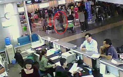 Tận mắt xem "đạo chích" đất Cảng ra tay tại sân bay Nội Bài