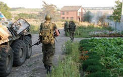 Xe tăng Nga tấn công gần Luhansk, quân đội Ukraine rút lui