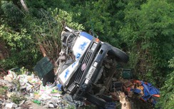 Tài xế chết thảm sau cú đổ đèo Cù Mông