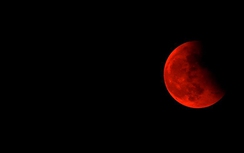 "Trăng máu" thực chất là gì?