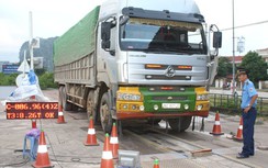 Kiến nghị dùng bàn chông chống xe vượt trạm