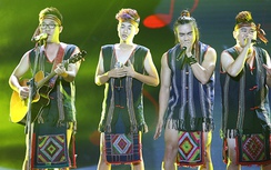 BTC Nhân tố bí ẩn bị tố gian dối vụ dùng khăn Piêu đóng khố