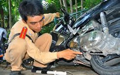 Kiểm tra vi phạm giao thông, lòi xe gian