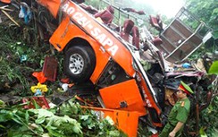 Xe giường nằm rơi xuống vực ở Sa Pa do lỗi của tài xế