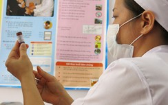 Cán bộ yếu tay nghề, tiêm nhầm nước cất thay vắc xin cho 60 trẻ