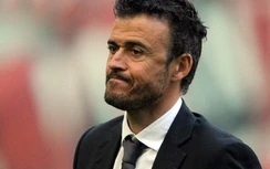 Cầu thủ bị treo giò 51 năm vì... đá bóng vào mặt trọng tài