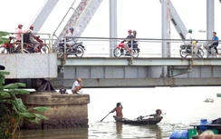 Nâng cầu đường sắt Bình Lợi để khơi thông giao thông thủy