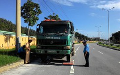 Phát hiện hàng loạt xe quá tải gần 300% né trạm cân