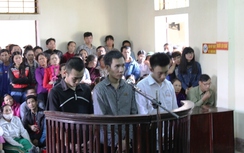 Vào trại giam trộm súng, lĩnh 12 năm tù