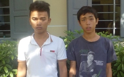 Bắt 2 tên chuyên cướp giật tài sản khách nước ngoài