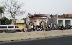 Ngồi xe máy chờ mẹ, bé 5 tuổi bị công nông cán tử vong