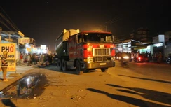 Lùi xe bất cẩn, cụ bà 80 tuổi chết thảm dưới bánh container