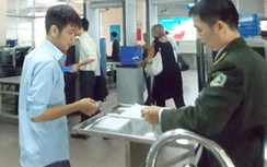 Hành khách gặp "họa" vì sử dụng giấy tờ giả