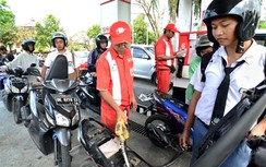 Indonesia bất ngờ tăng giá xăng 30%