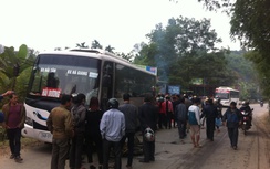 Xe máy đấu đầu ô tô khách, 2 người tử vong