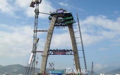 Hợp long trụ tháp cầu vượt 3 tầng Ngã ba Huế