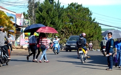 Không biển báo, tai nạn rình rập 3.000 sinh viên