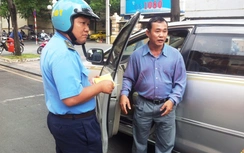 Thanh tra giao thông "bắt nóng" taxi Uber