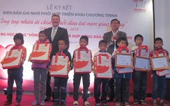 Trao 45 học bổng Vòng tay nhân ái cho con nạn nhân TNGT