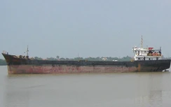 Ngược đời tàu biển hạ cấp... thành tàu SB