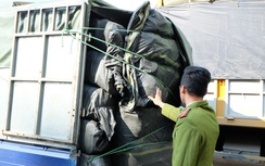 Liên tiếp phát hiện 40 tấn hàng lậu tuồn về Hà Nội