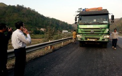 Bắt xe quá tải 400% phục vụ dự án sửa đường