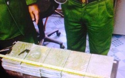 Bắt giữ đối tượng mang dao nhọn và 10 bánh hê rô in