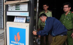 Bắt quả tang cây xăng gắn chíp ăn bớt xăng khách hàng