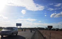 Không cấp phép biển quảng cáo tấm lớn trong hành lang cao tốc