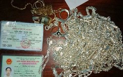 Bắt "nóng" nam sinh viên cướp tiệm cầm đồ