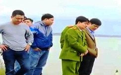 Thi thể cháu bé 3 tuổi bị bóp cổ có nhiều chỗ bị đốt cháy