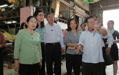 Lãnh đạo Thành ủy TP.HCM thị sát đường hoa Nguyễn Huệ Tết Mậu Tuất