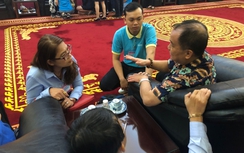 Hình ảnh nhóm du khách đầu tiên từ Ai Cập về đến Việt Nam