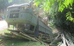 Lật xe chở luồng, 3 người chết, 4 người bị thương