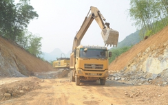 Nhà thầu “hụt hơi”, dự án nâng cấp QL15 chậm tiến độ