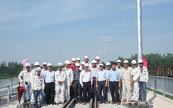 Bức ảnh đẹp ở đầu cầu đường sắt