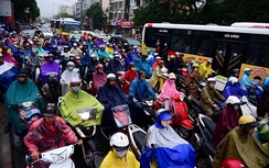 Vì sao cứ trời mưa là đường tắc?