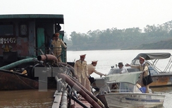 Quảng Ninh: Bắt quả tang cát tặc lộng hành trên sông Hốt