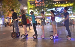 Đi bộ cũng không yên ở phố đi bộ Nguyễn Huệ