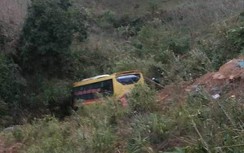Xe khách rơi xuống vực sâu trên đèo Lò Xo, tài xế tử vong